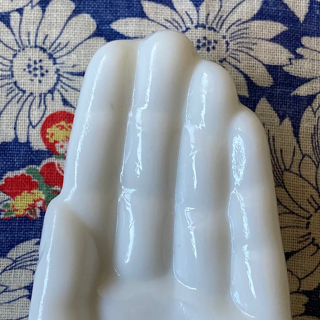 Avon ミルクガラス　ハンドトレイ