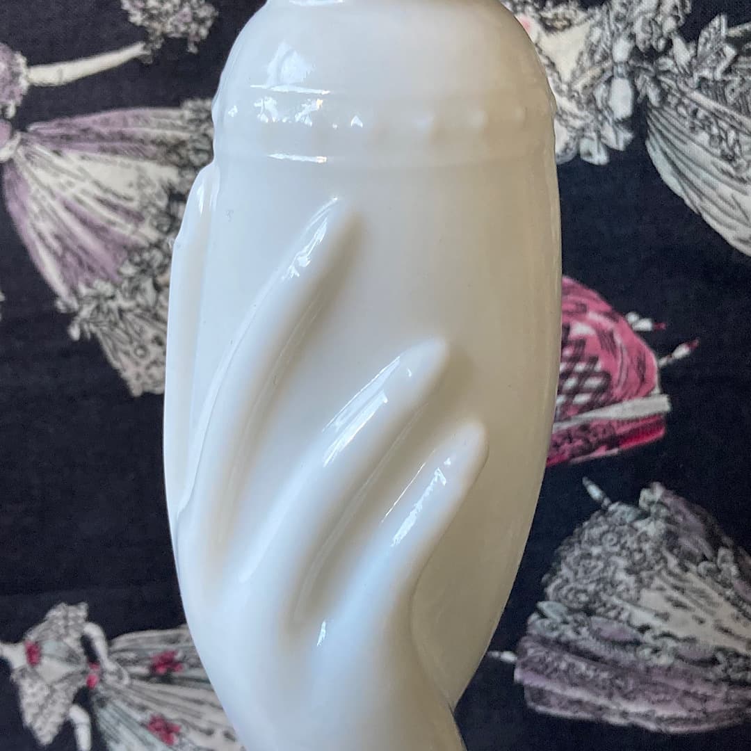 Avon ミルクガラス　ハンドトレイ