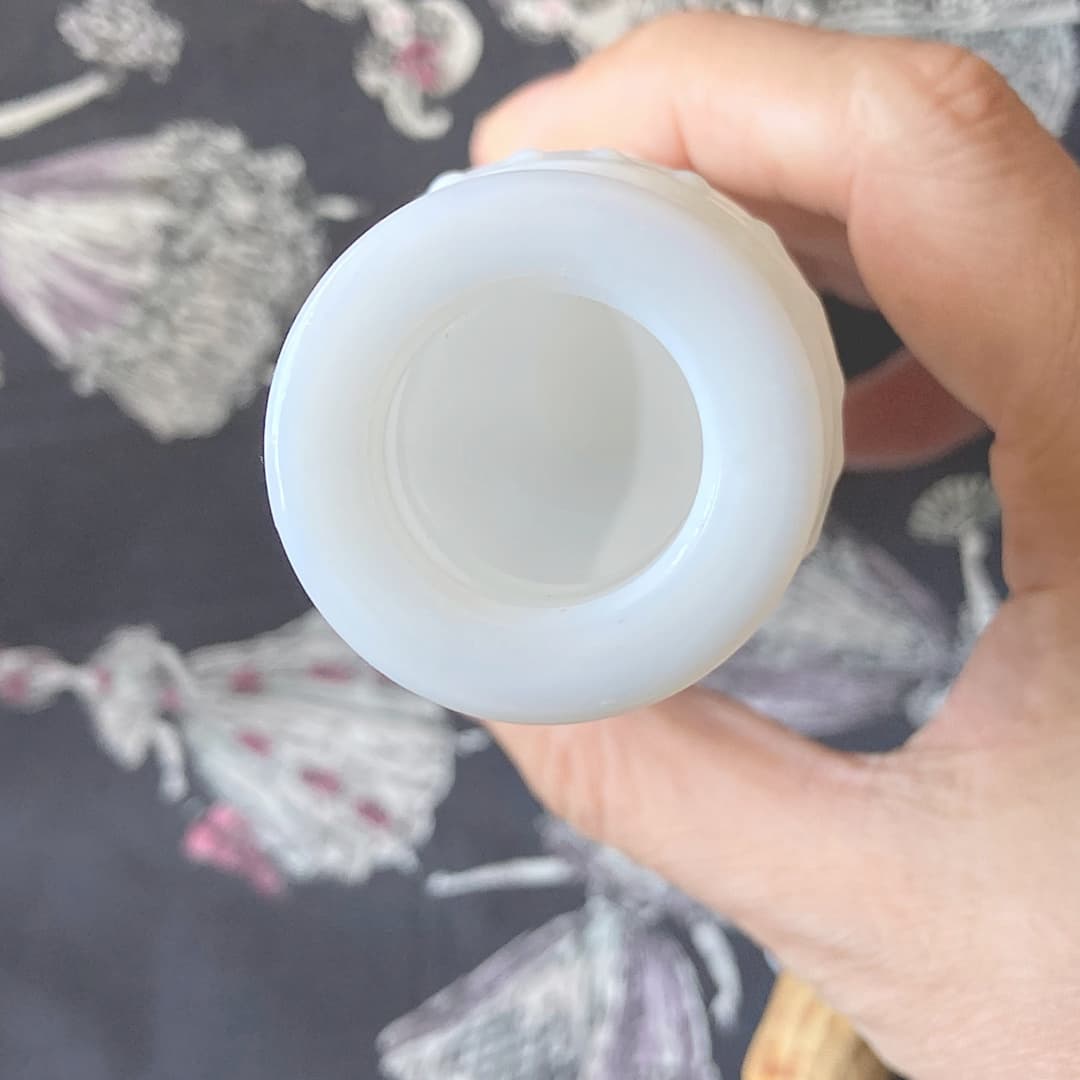 Avon ミルクガラス　ハンドトレイ