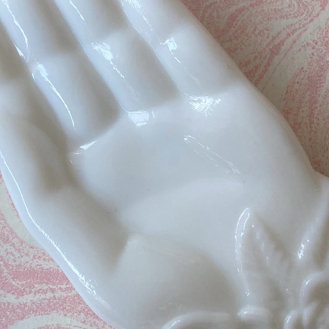 Avon ミルクガラス　ハンドトレイ