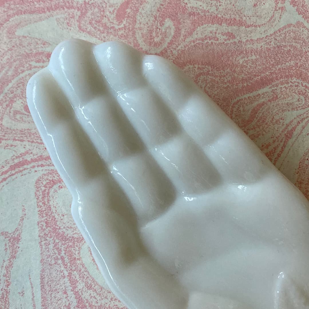 Avon ミルクガラス　ハンドトレイ
