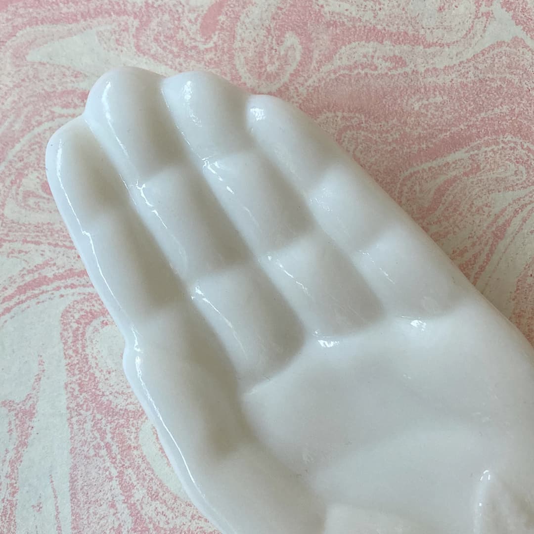 Avon ミルクガラス　ハンドトレイ