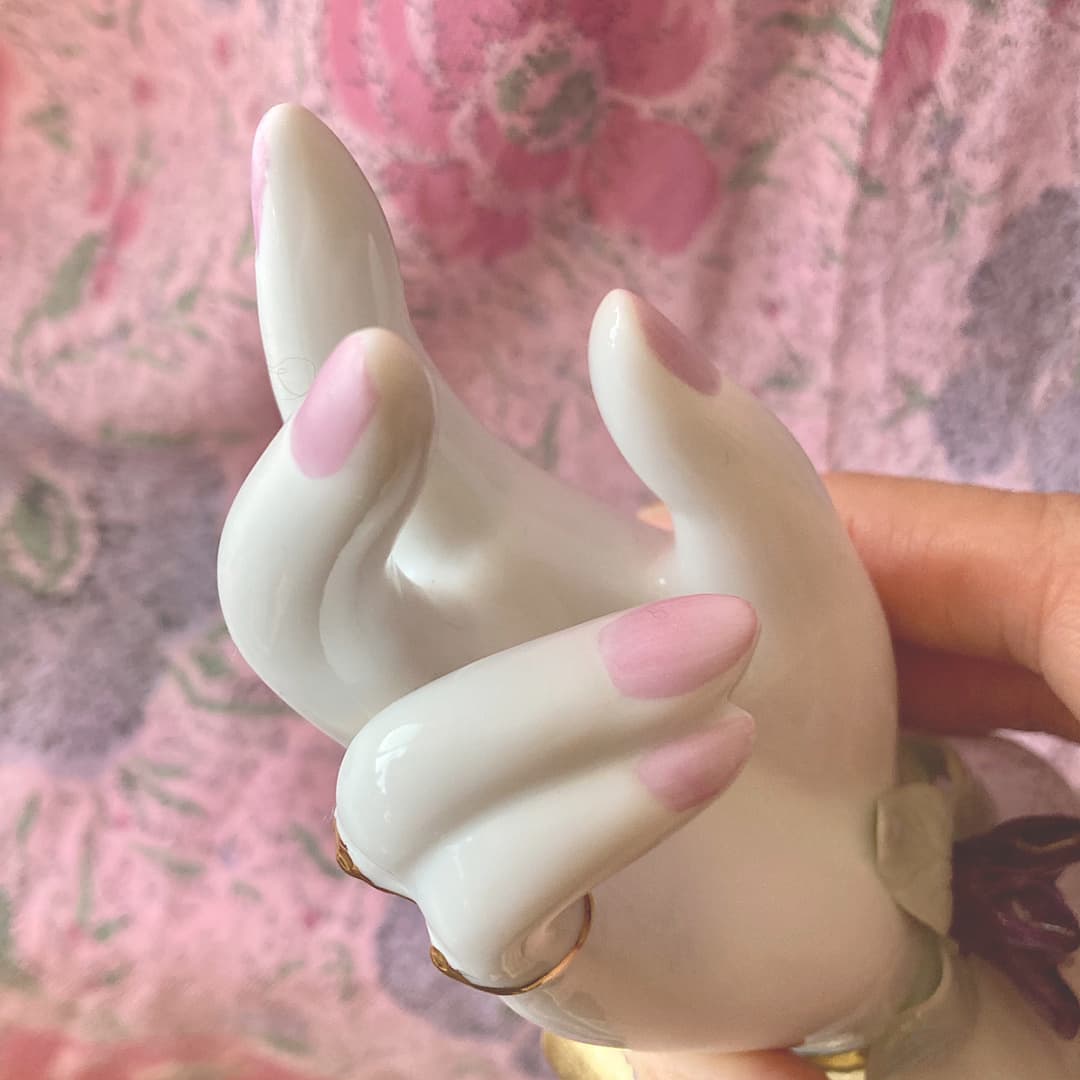 ピースのハンドオブジェ