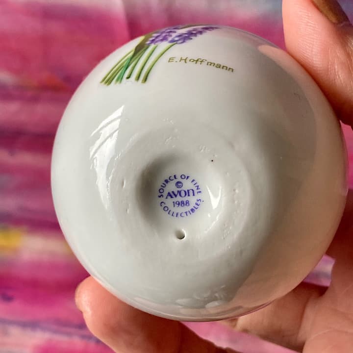 Avon ミルクガラス　ハンドトレイ