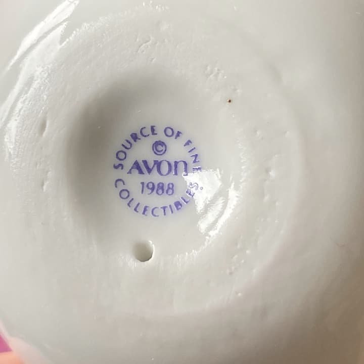 Avon ミルクガラス　ハンドトレイ