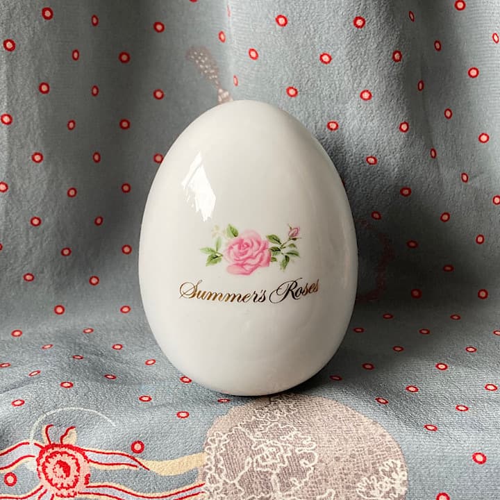 Avon ミルクガラス　ハンドトレイ