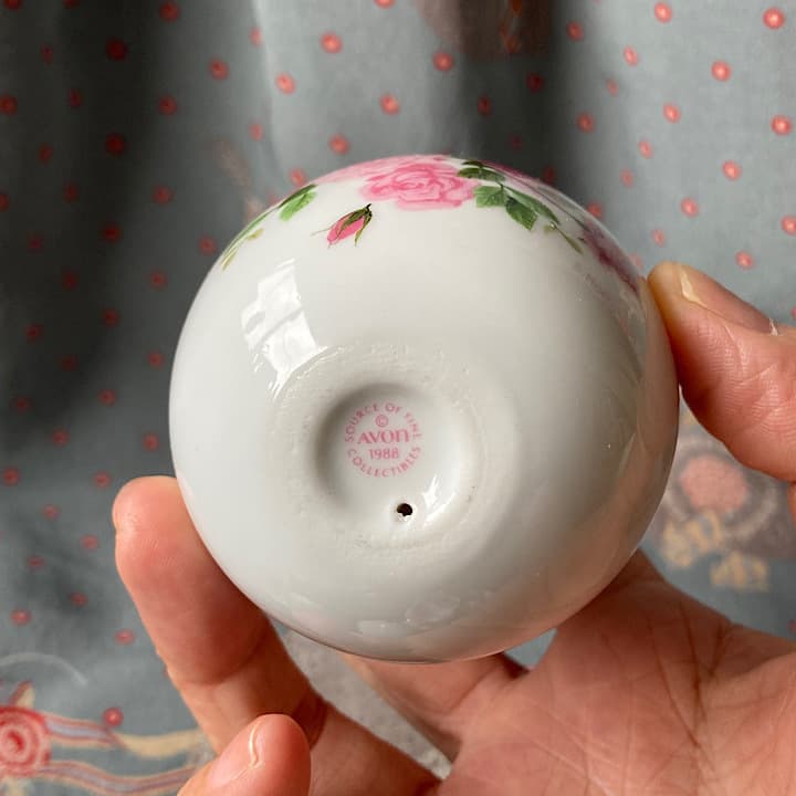 Avon ミルクガラス　ハンドトレイ