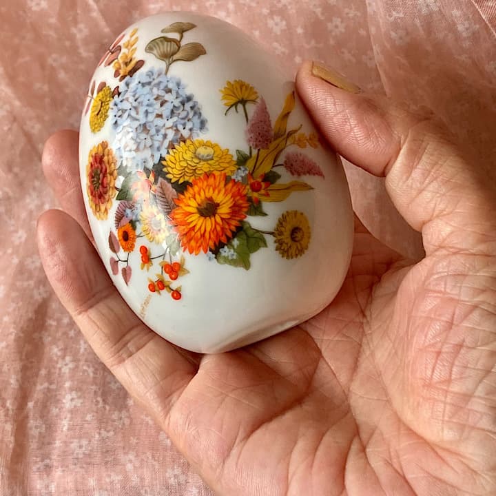 Avon ミルクガラス　ハンドトレイ