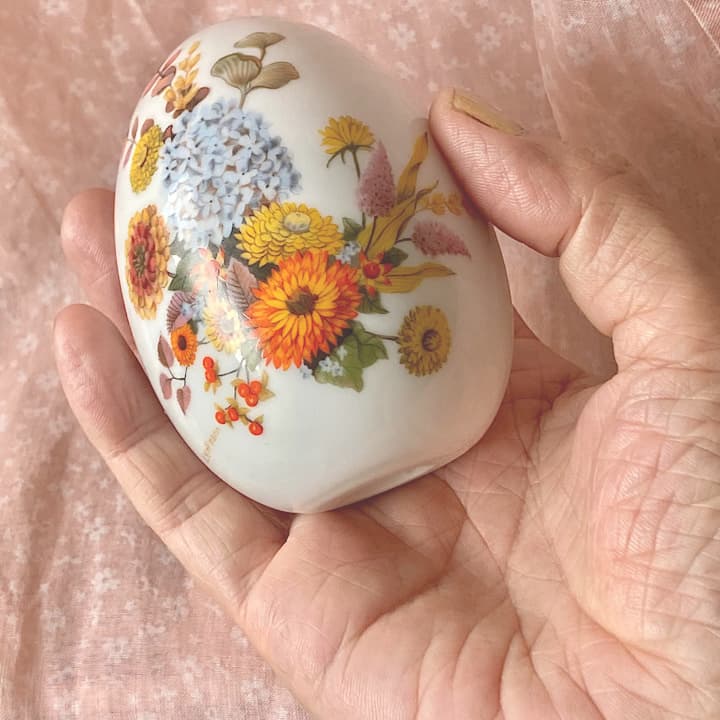 Avon ミルクガラス　ハンドトレイ
