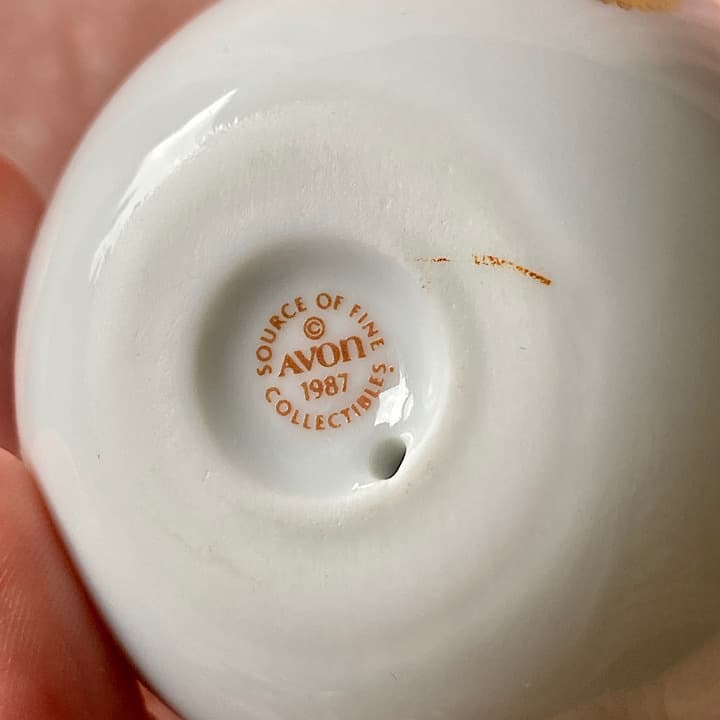 Avon ミルクガラス　ハンドトレイ