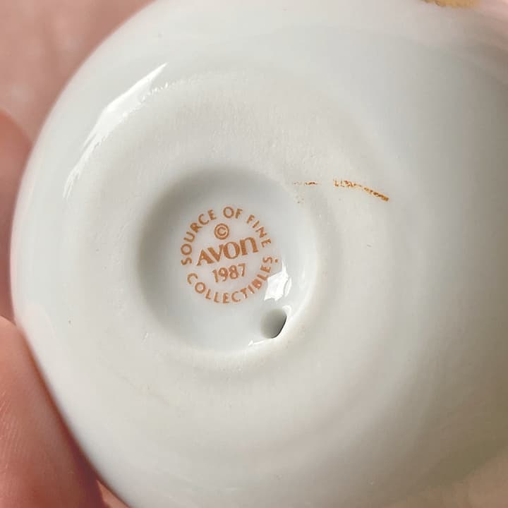 Avon ミルクガラス　ハンドトレイ