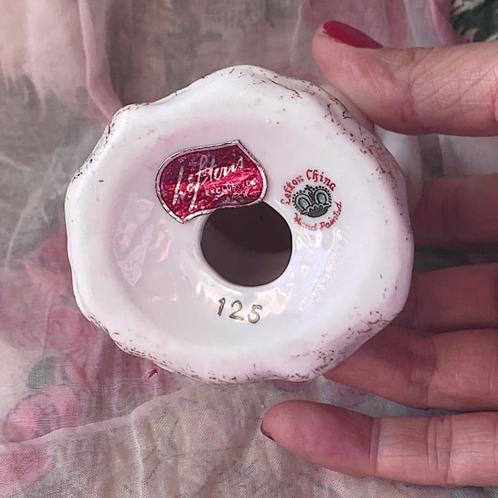 ピースのハンドオブジェ