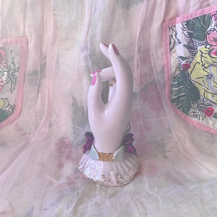 ピースのハンドオブジェ